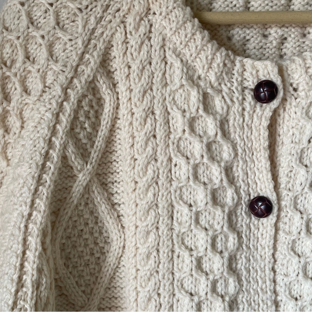 Quill’s Woolen Market | Irish Fisherman Cardigan. Handknit. Fits Large/ XL - Picture 6 of 9